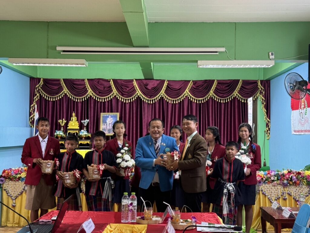 ต้อนรับคณะกรรมการประเมินสถานศึกษา ประถมศึกษาขนาดกลาง เพื่อรับรางวัลระบบดูแลช่วยเหลือนักเรียน ประจำปี 2567 3 S 4005946 0