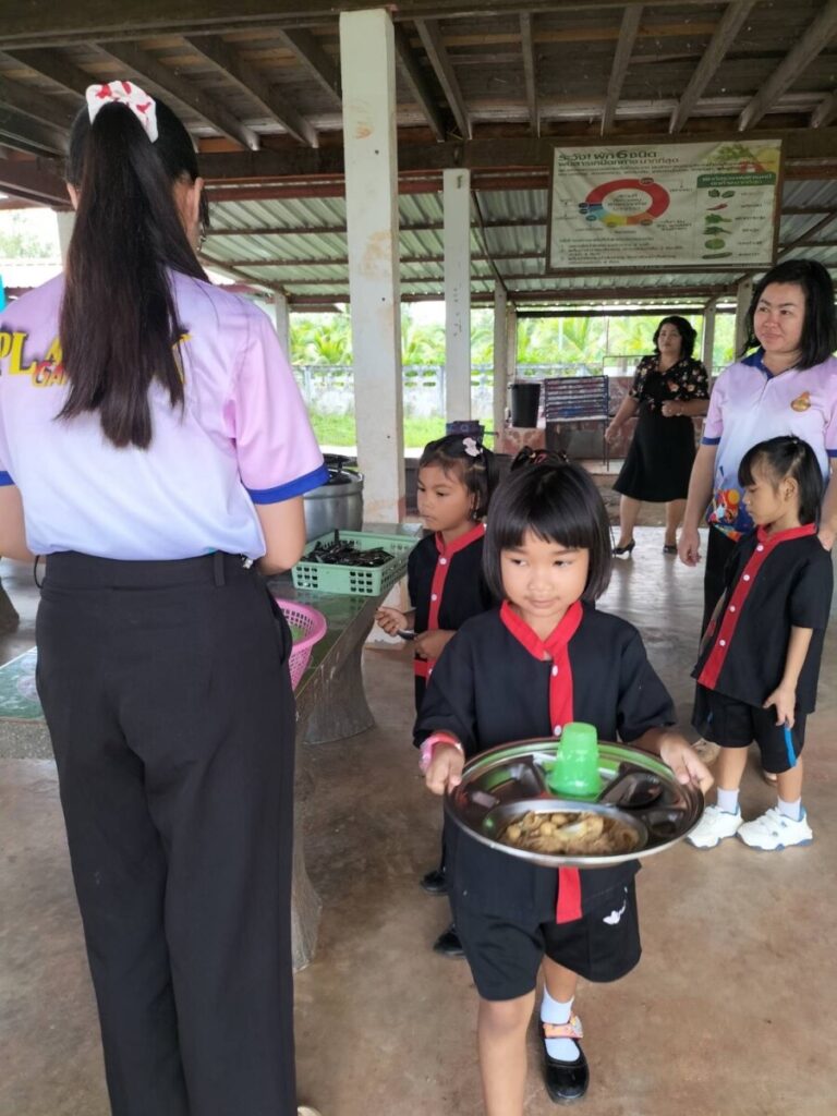 ให้ความรู้ เกี่ยวกับกฏหมาย และให้คำปรึกษาด้านการเงินและพัสดุ โรงเรียนบ้านตับเต่าหนองเทาสามัคคี 3 S 7651355 0