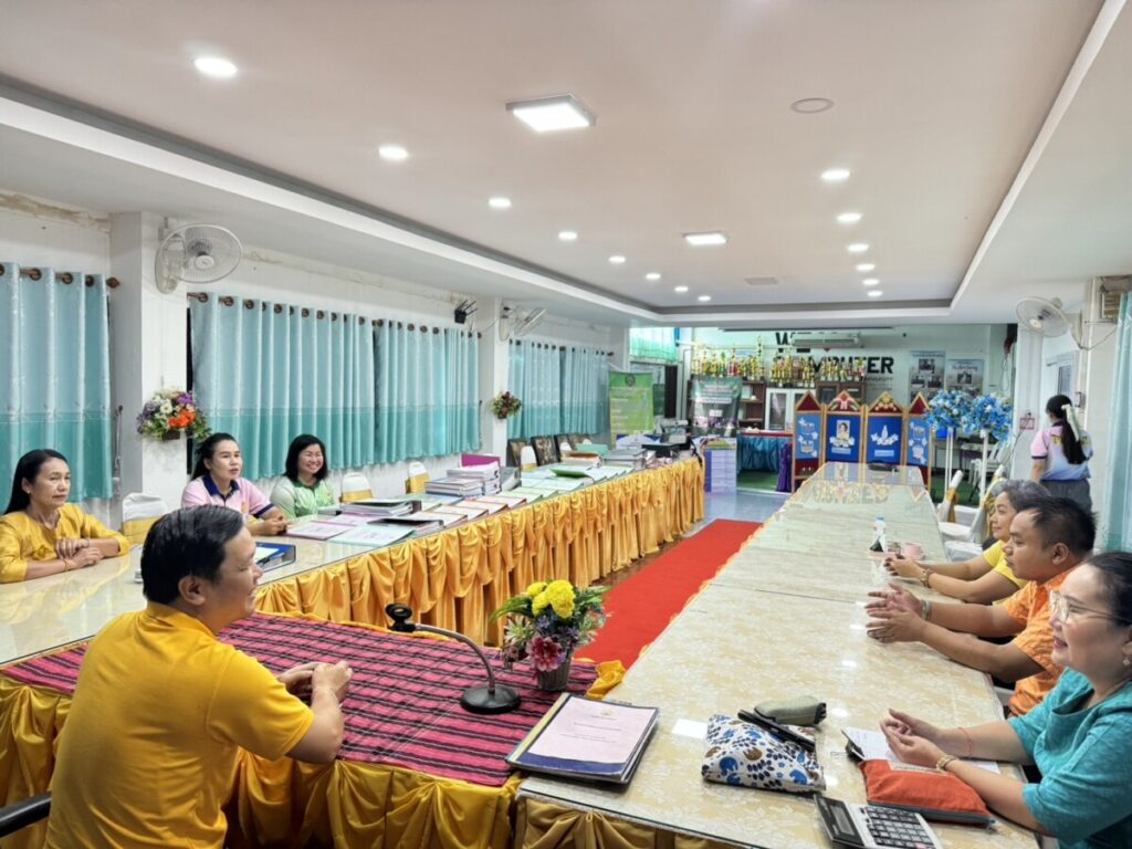 ตรวจสอบโครงการอาหารกลางวัน ที่ได้รับจากองค์กรปกครองส่วนท้องถิ่น พร้อมให้ความรู้ด้านกฎหมาย โรงเรียนบ้านตับเต่าหนองเทาสามัคคี 2 S 7831614 0