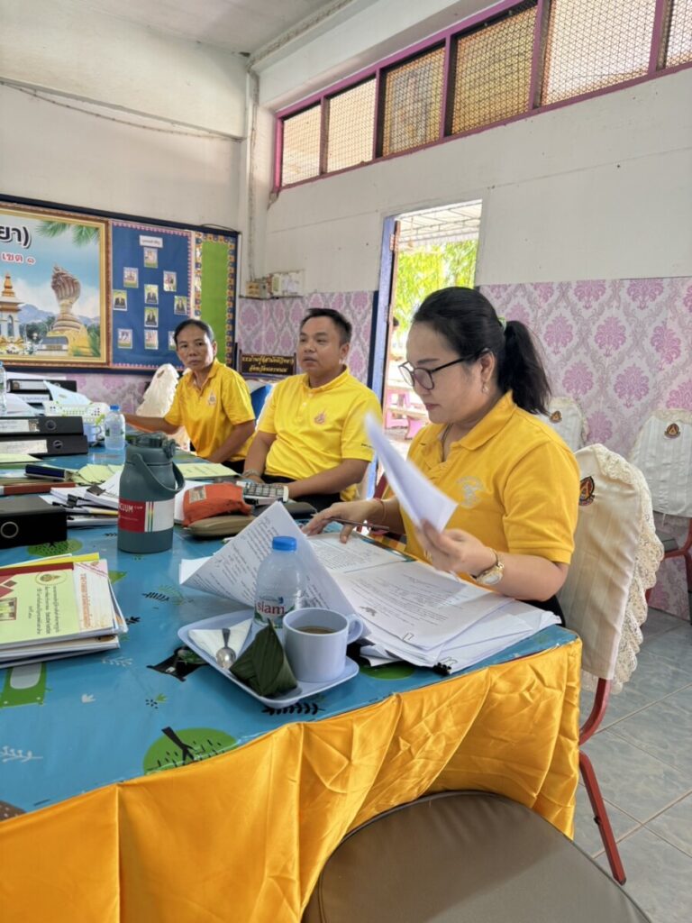 ตรวจสอบโครงการอาหารกลางวัน ที่ได้รับจากองค์กรปกครองส่วนท้องถิ่น พร้อมให้ความรู้ด้านกฎหมาย โรงเรียนบ้านทู้ 3 S 7946309 0