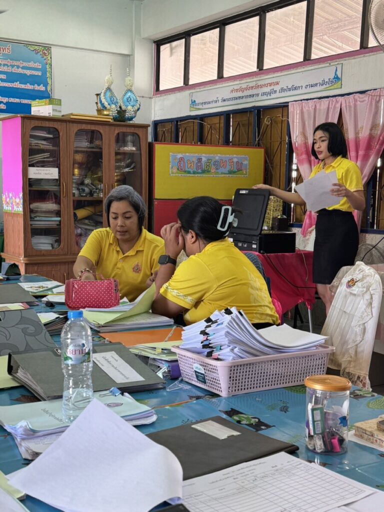 ตรวจสอบโครงการอาหารกลางวัน ที่ได้รับจากองค์กรปกครองส่วนท้องถิ่น พร้อมให้ความรู้ด้านกฎหมาย โรงเรียนบ้านทู้ 4 S 7946310 0