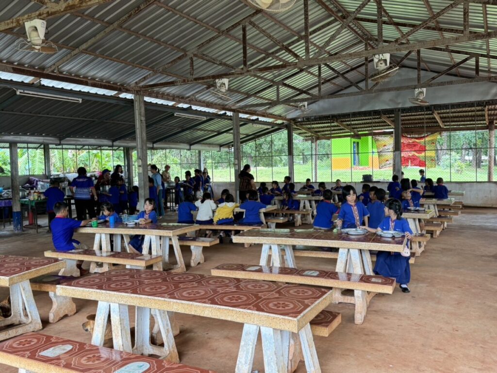 ตรวจสอบการเงิน การบัญชีพัสดุ และแผนการดำเนินงาน ตามแผนปฏิบัติงานประจำปี 2567 โรงเรียนบ้านนาดอกไม้ อำเภอปลาปาก 2 S 7987345 0