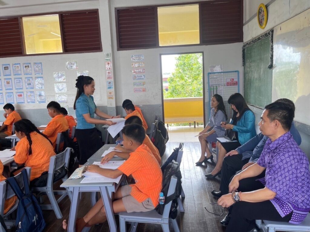 ร่วมสังเกตการจัดการเรียนการสอน ห้องเรียนที่ใช้การจัดการเรียนรู้แบบ (Active learning) ตามแผนนิเทศภายในโรงเรียน ครั้งที่ 1 ประจำปีการศึกษา พ.ศ. 2567 ณ โรงเรียนสุนทรวิจิตร 1 S 8249401