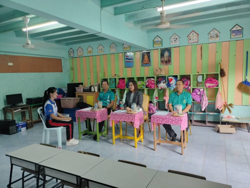 ประเมินการเตรียมความพร้อมและพัฒนาอย่างเข้ม ตำแหน่งครูผู้ช่วย ครั้งที่ 2 โรงเรียนบ้านดงยอ และ โรงเรียนบ้านห้วยทราย 6 194704 0