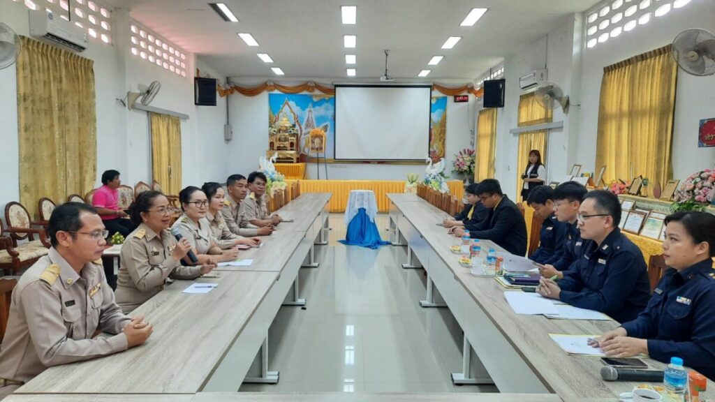 ลงพื้นที่ติดตามการดำเนินงานโครงการอาหารกลางวัน ณ โรงเรียนบ้านฝั่งแดง (พระเทพวรมุนีอุปถัมภ์) 1 99371 0