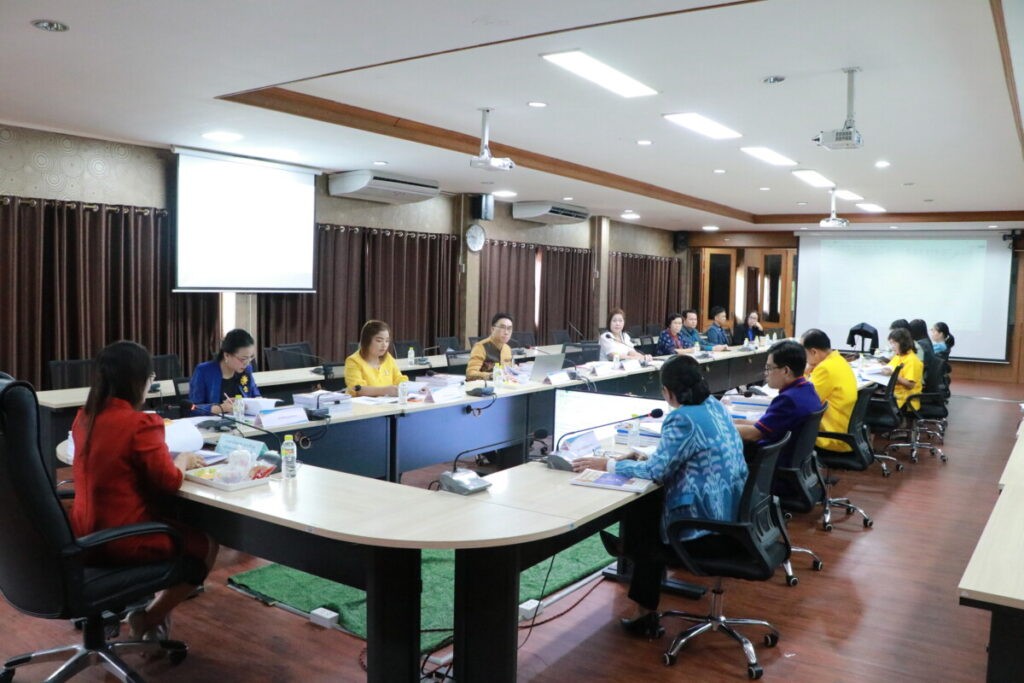 ประชุมกลั่นกรองผลงานครูเข้ารับรางวัล “ครูดีในดวงใจ” ประจำเขตตรวจราชการที่ 11 3 Img 1047