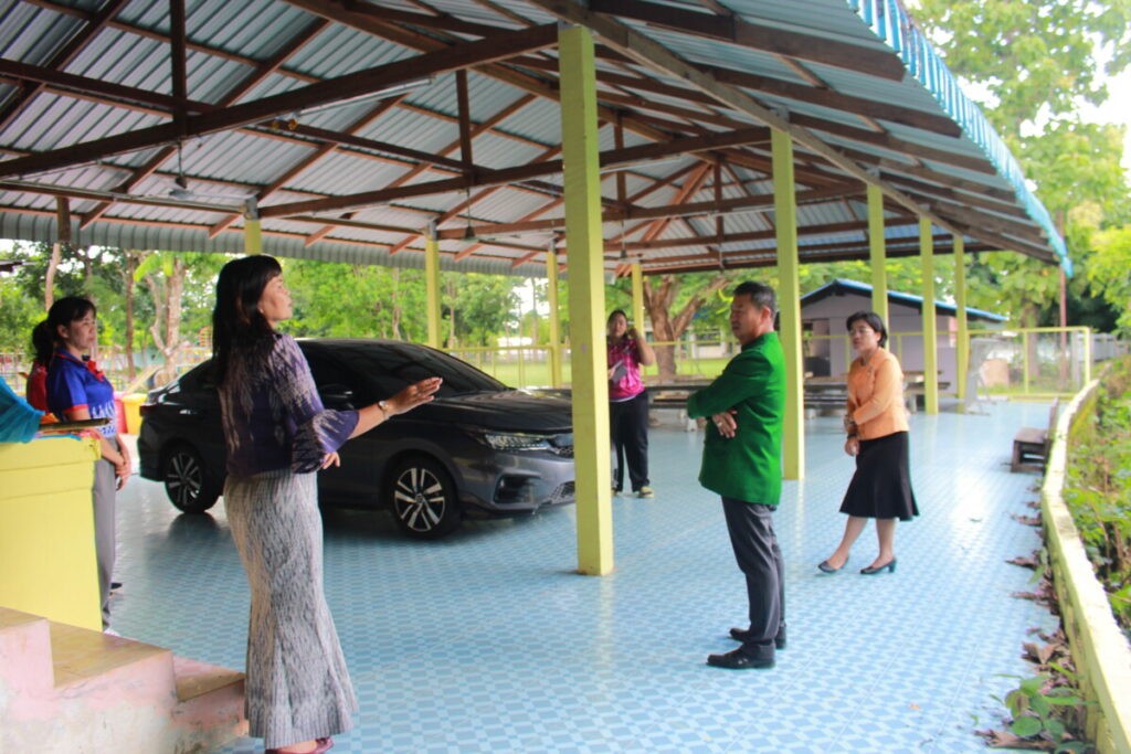 ลงพื้นที่ตรวจเยี่ยมให้กำลังใจผู้อำนวยการ คณะครู และนักเรียนโรงเรียนในสังกัด ที่เสี่ยงต่ออุทกภัย 3 Img 6192 0