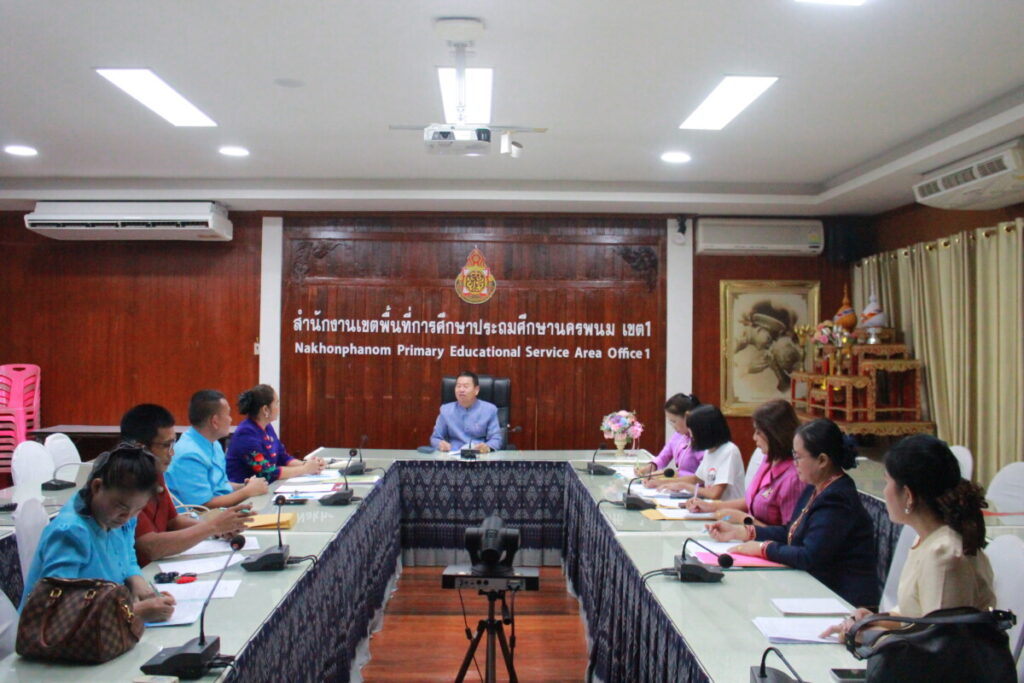 ต้อนรับและกล่าวให้โอวาทแก่ข้าราชการครูและบุคลากรทางการศึกษา ตำแหน่ง ผู้อำนวยการสถานศึกษา ปี พ.ศ. 2567 1 Img 7504