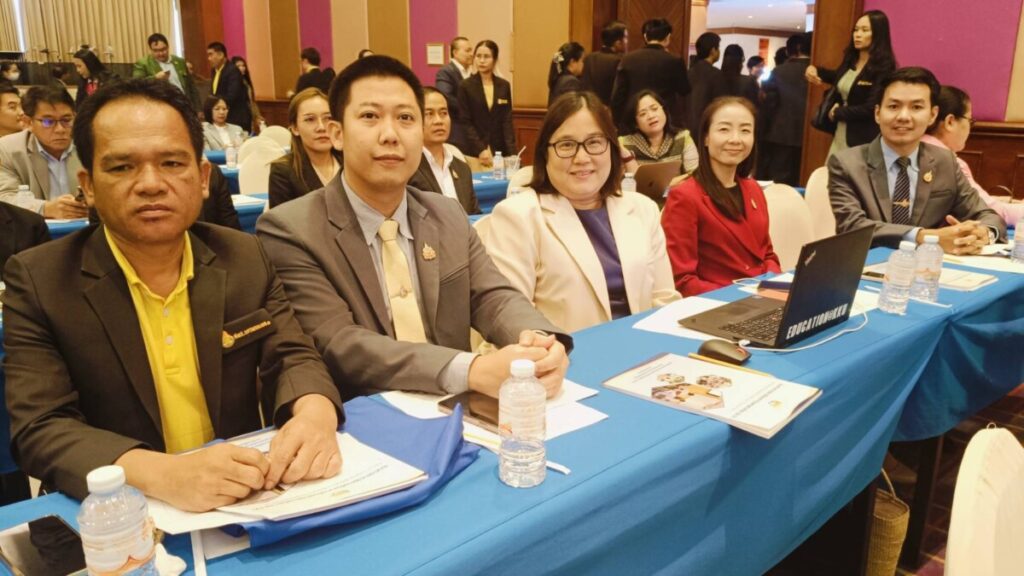 ประชุมเชิงปฏิบัติการพัฒนาศักยภาพครู และบุคลากรทางการศึกษาในการจัดการศึกษาทางไกล (DLTV) จังหวัดขอนแก่น 2 S 42582098 0