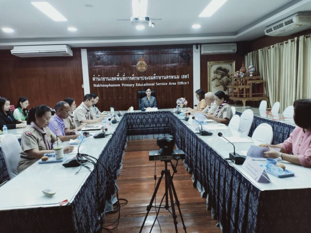 การประชุมคณะกรรมการพิจารณากลั่นกรองและคัดเลือกบุคลากรทางการลูกเสือ เพื่อขอพระราชทานเครื่องราชอิสริยาภรณ์อันเป็นสิริยิ่งรามกีรติ 2 110831 0