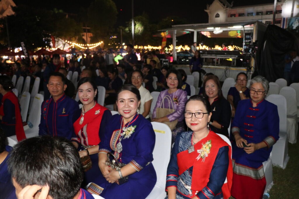 ร่วมพิธีเปิดงานประเพณีไหลเรือไฟและงานกาชาดจังหวัดนครพนม ประจำปี 2567 4 Img 7881