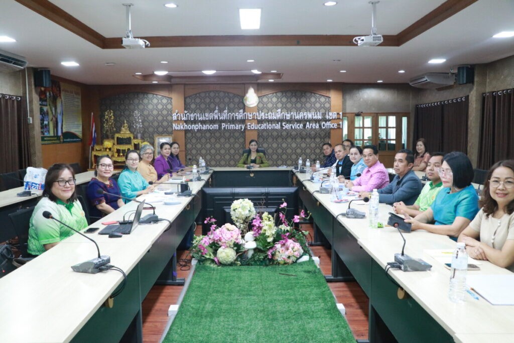 สพป.นครพนม เขต 1 ประชุมหารือนายกสมาคมอำเภอ 1 Img 8136