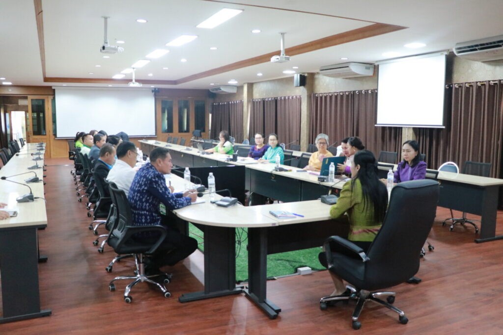 สพป.นครพนม เขต 1 ประชุมหารือนายกสมาคมอำเภอ 3 Img 8156