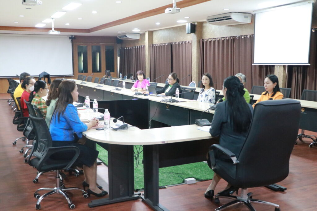 ประชุมมอบนโยบายและแนวทางการทำงานของ สพป.นครพนม เขต 1 4 Img 9321