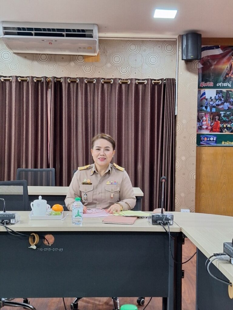 ประชุมการเสนอขอพระราชทานเครื่องราชอิสริยาภรณ์และเหรียญจักรพรรดิมาลา ประจำปี 2568 3 Line Album ประชุมเครื่องราชฯ 241022 3