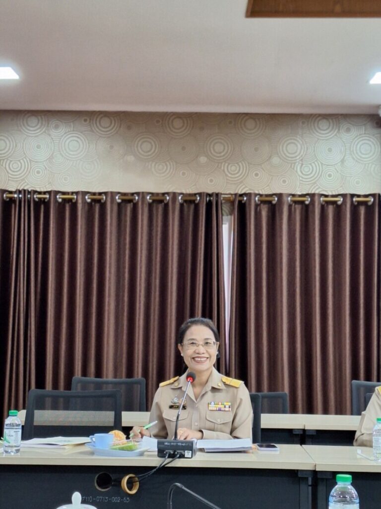 ประชุมการเสนอขอพระราชทานเครื่องราชอิสริยาภรณ์และเหรียญจักรพรรดิมาลา ประจำปี 2568 4 Line Album ประชุมเครื่องราชฯ 241022 8