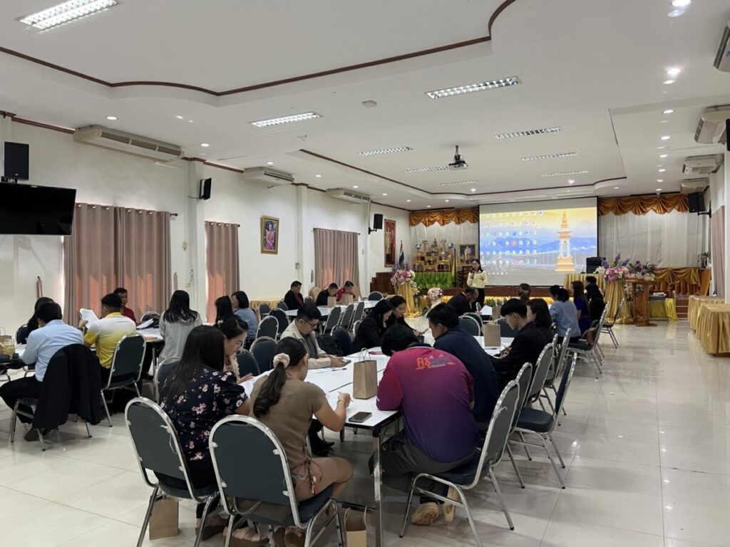 ประชุมชี้แจงการขับเคลื่อนเครือข่ายโรงเรียนพัฒนาตนเอง (TSQM-N)ของโรงเรียนในสังกัด 1 S 53575827 0