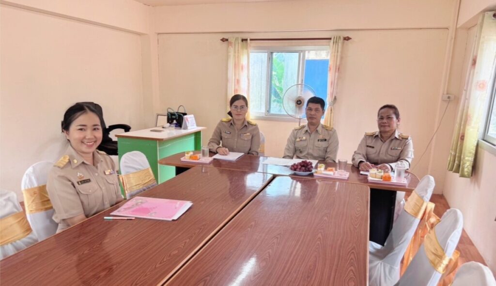 เป็นกรรมการประเมินการเตรียมความพร้อมและพัฒนาอย่างเข้ม ตำแหน่งครูผู้ช่วย โรงเรียนบ้านดอนแดง 1 S 60809332 0