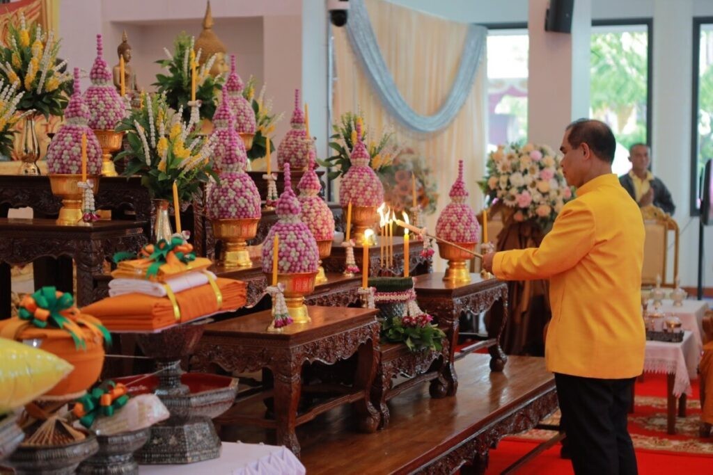 ร่วมพิธีสมโภชน์ผ้าพระกฐินพระราชทาน เนื่องในงานกฐินพระราชทาน สำนักงานคณะกรรมการการศึกษาขั้นพื้นฐาน ประจำปี 2567 5 418A0301