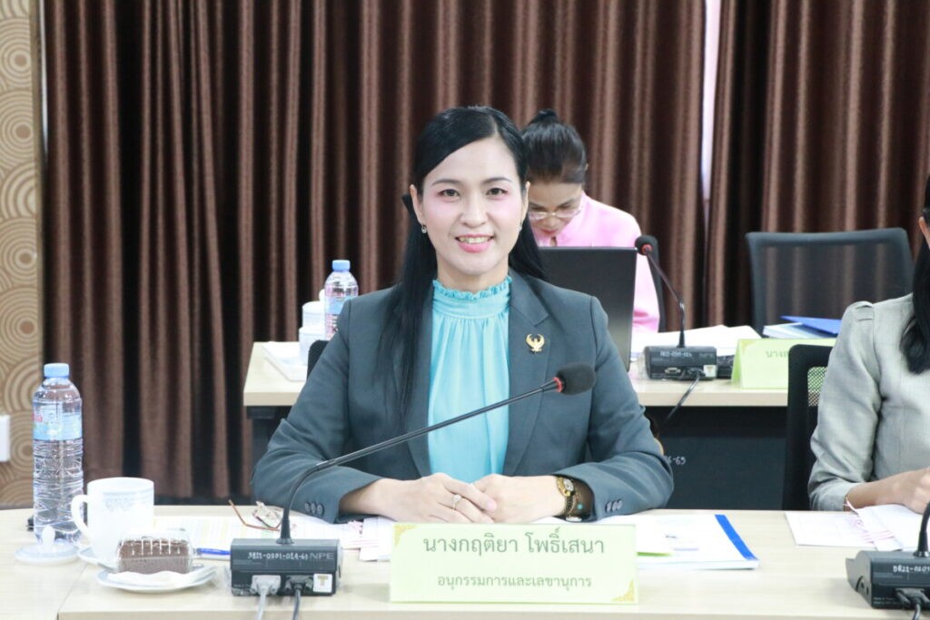 ประชุม อ.ก.ค.ศ. เขตพื้นที่การศึกษาประถมศึกษานครพนม เขต 1 ครั้งที่ 11/2567 2 IMG 4382