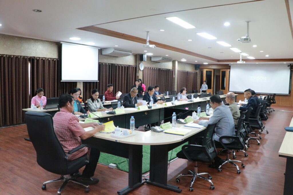ประชุม อ.ก.ค.ศ. เขตพื้นที่การศึกษาประถมศึกษานครพนม เขต 1 ครั้งที่ 11/2567 4 IMG 4409