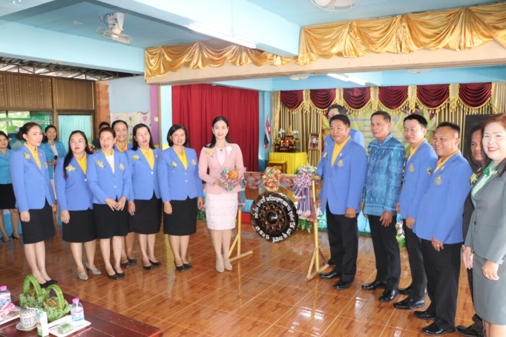 เปิดการแข่งขันศิลปหัตถกรรมนักเรียน ครั้งที่ 72 ปีการศึกษา พ.ศ.2567 ระดับเครือข่าย ของเครือข่ายกุตาไก้นามะเขือ 5 IMG 5395