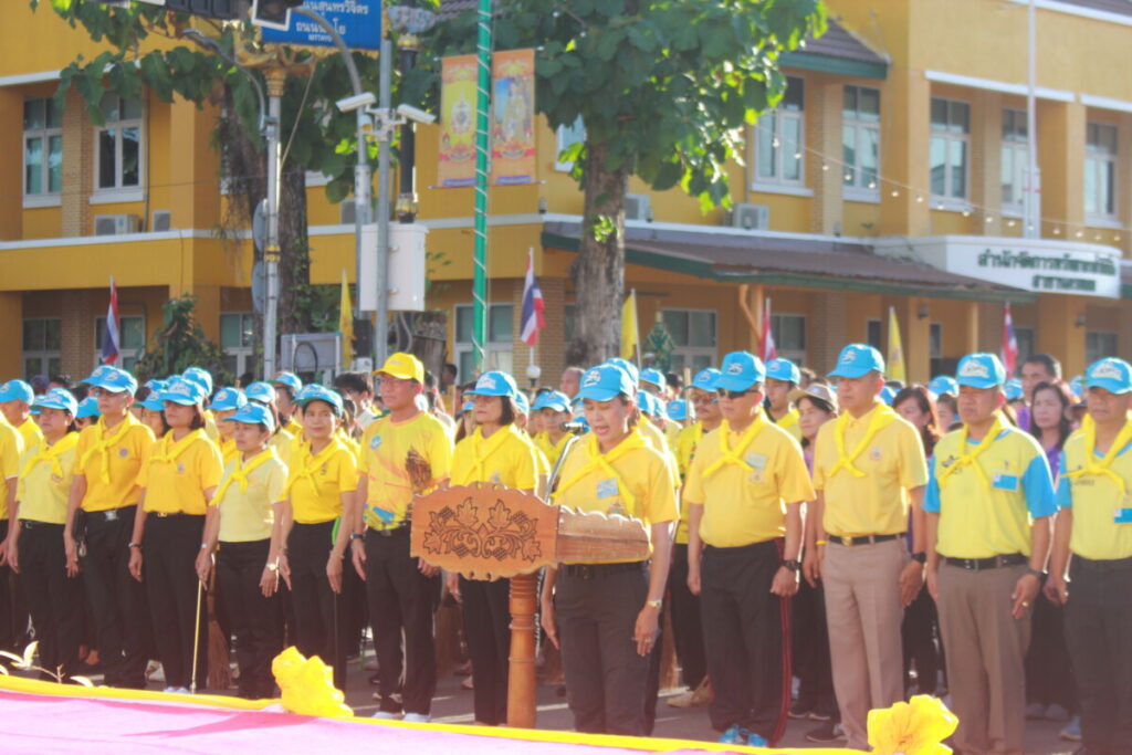 ร่วมกิจกรรมจิตอาสา “รวมพลคนรักนครพนม” ช่วยกันทำความสะอาดบ้านเมือง 2 IMG 8295