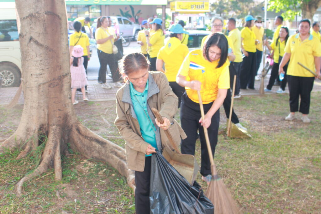 ร่วมกิจกรรมจิตอาสา “รวมพลคนรักนครพนม” ช่วยกันทำความสะอาดบ้านเมือง 8 IMG 8314