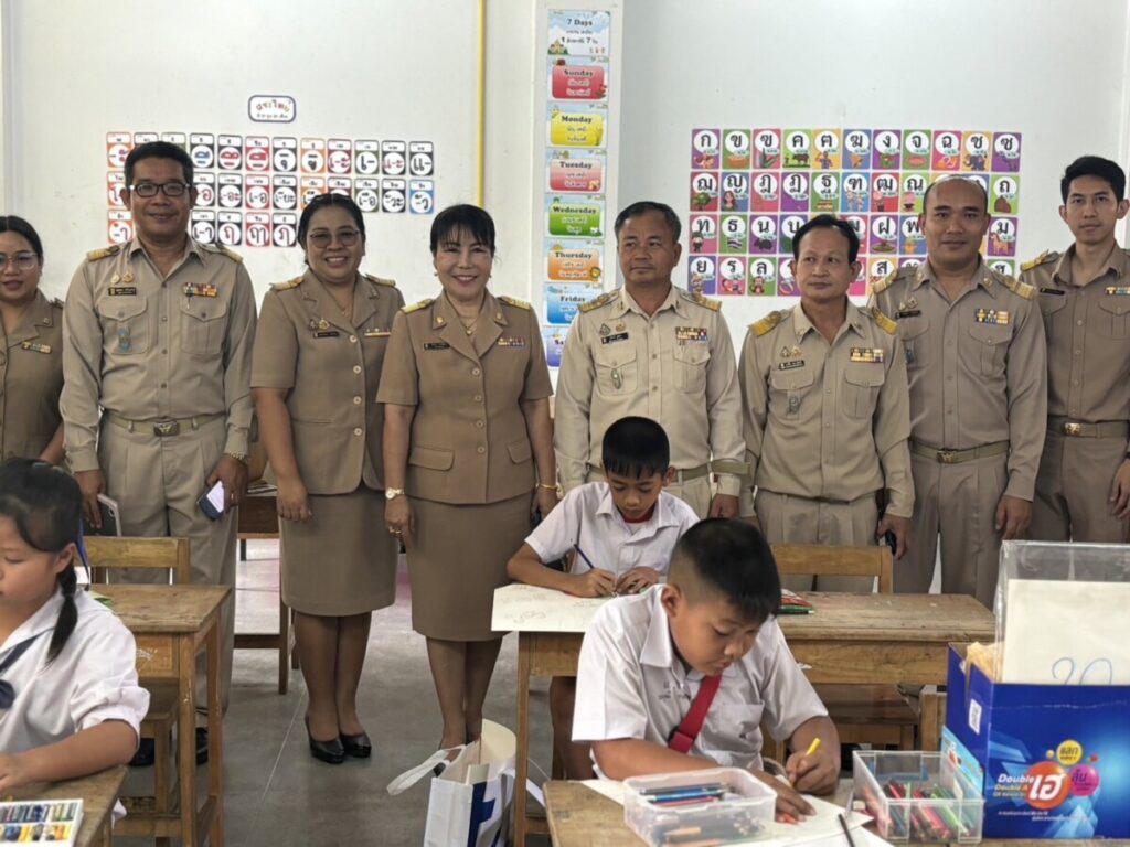 เปิดงานการแข่งขันงานศิลปหัตถกรรมนักเรียน ครั้งที่ 72 ปีการศึกษา 2567 เครือข่ายสุนทรอาจสามารถนาทราย 4 S 4079684 0