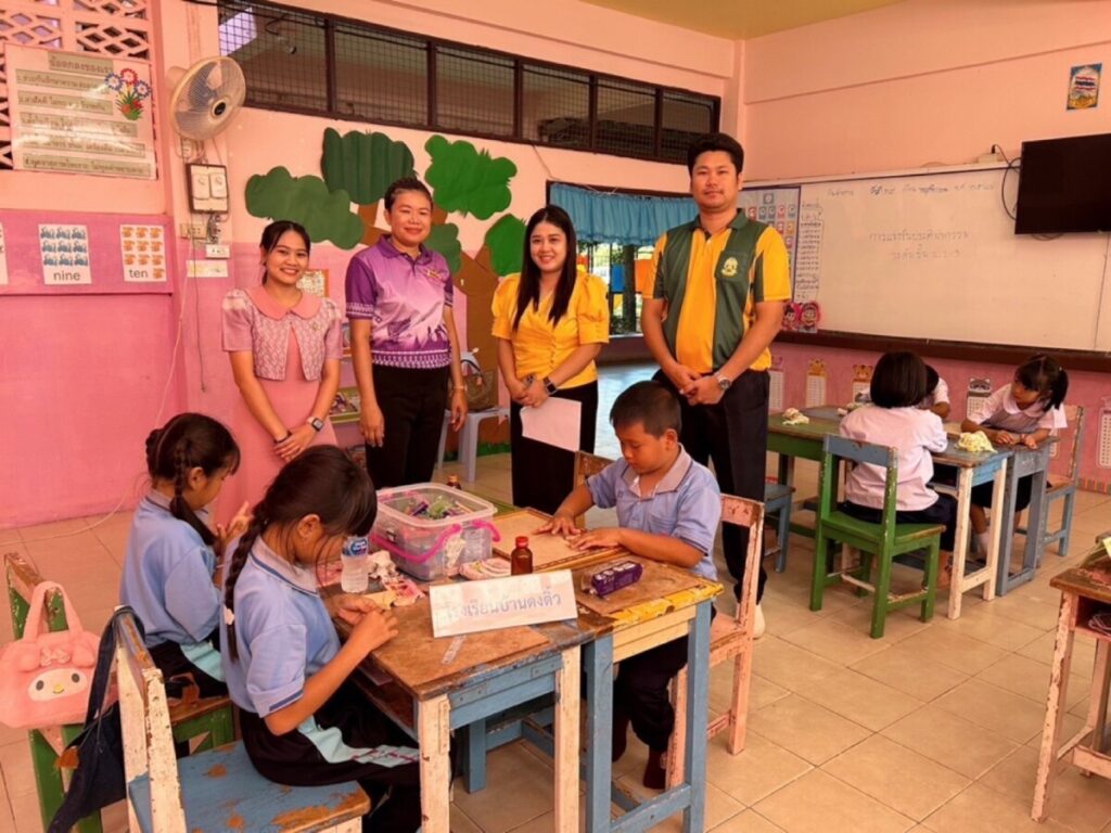 เปิดงานการแข่งขันงานศิลปหัตถกรรมนักเรียน ครั้งที่ 72 ปีการศึกษา 2567 เครือข่ายบ้านกลางดงขวาง 4 S 43810832 0