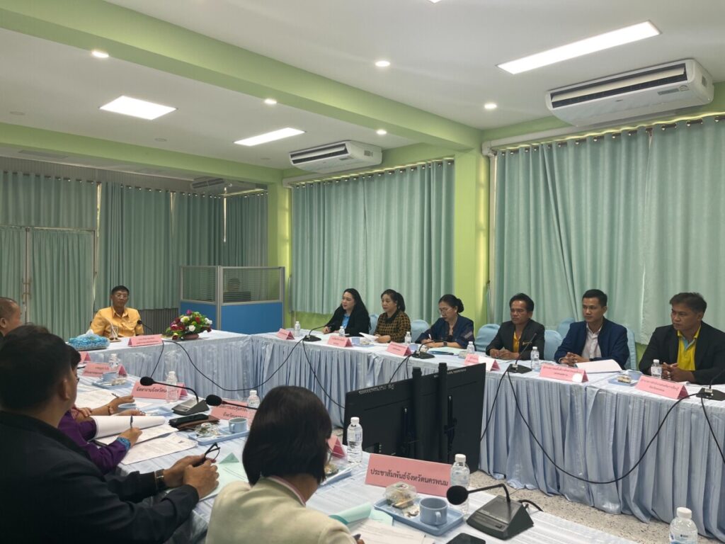 ประชุมคณะกรรมการขับเคลื่อนโครงการเพิ่มทักษะด้านอาชีพแก่นักเรียน 1 S 6185013 0 0