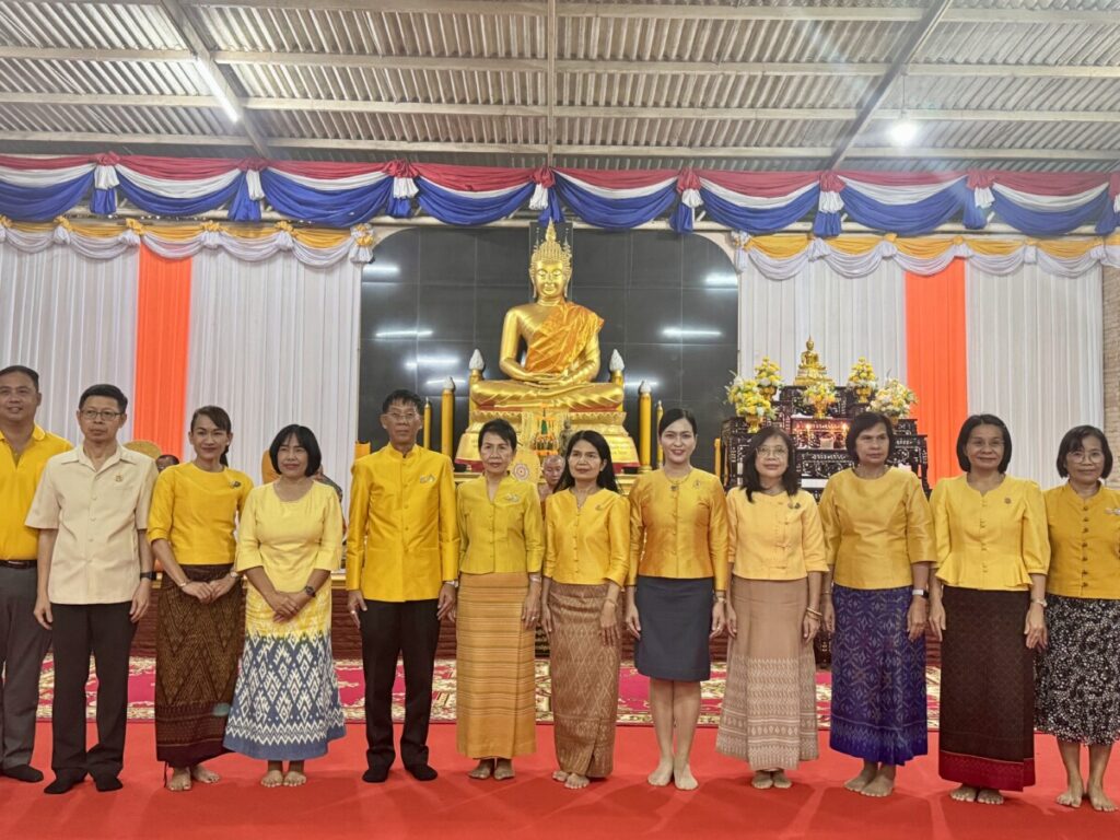 ร่วมพิธีเจริญพระพุทธมนต์ เฉลิมพระเกียรติถวายพระพรชัยมงคลแด่ พระบาทสมเด็จพระเจ้าอยู่หัว ณ วัดน้อยโพธิ์คำ 5 S 9723950 0