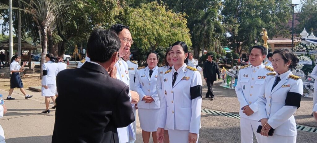 ร่วมพิธีพระราชทานเพลิงศพ นางมาลี มณีกาศ เมรุวัดพระธาตุพนมวรมหาวิหาร 3 177870 0