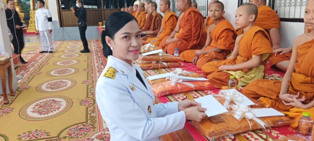 ร่วมพิธีพระราชทานเพลิงศพ นางมาลี มณีกาศ เมรุวัดพระธาตุพนมวรมหาวิหาร 2 177904 0