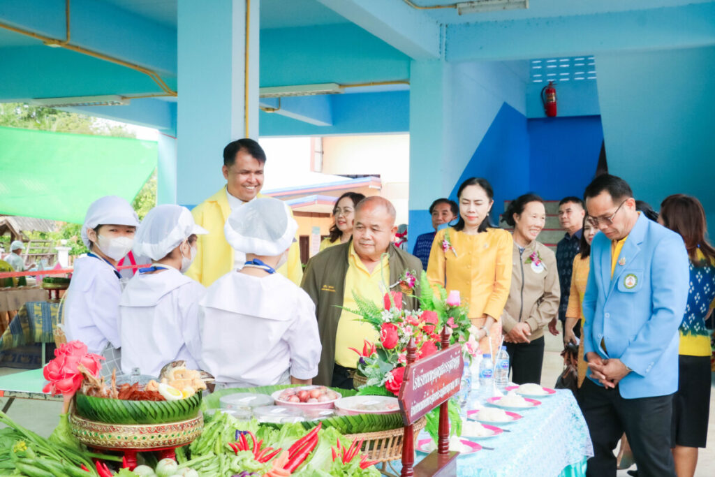 เปิดกิจกรรมงานศิลปหัตถกรรมนักเรียน ครั้งที่ 72 ปีการศึกษา 2567 ระดับเขตพื้นที่การศึกษา 4 IMG 0293
