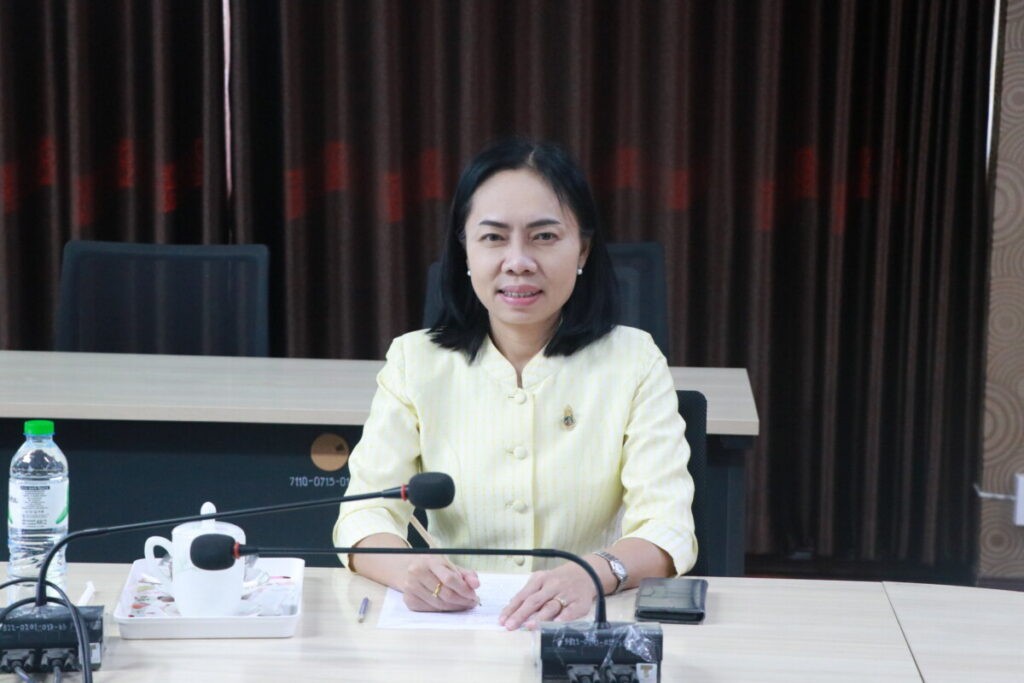 ประชุมคณะทำงานการพัฒนางานตามข้อตกลงของข้าราชการครูและบุคลากรทางการศึกษา ตำแหน่ง ผู้อำนวยการสำนักงานเขตพื้นที่การศึกษา 3 IMG 6748