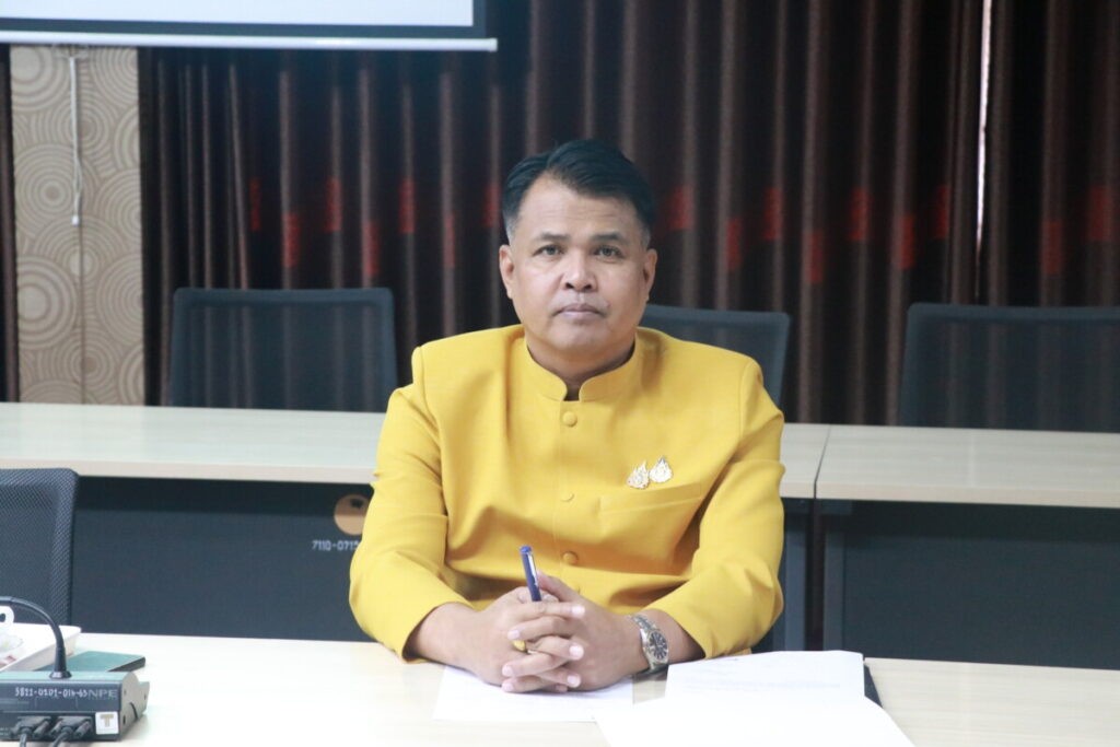 ประชุมคณะทำงานการพัฒนางานตามข้อตกลงของข้าราชการครูและบุคลากรทางการศึกษา ตำแหน่ง ผู้อำนวยการสำนักงานเขตพื้นที่การศึกษา 4 IMG 6750