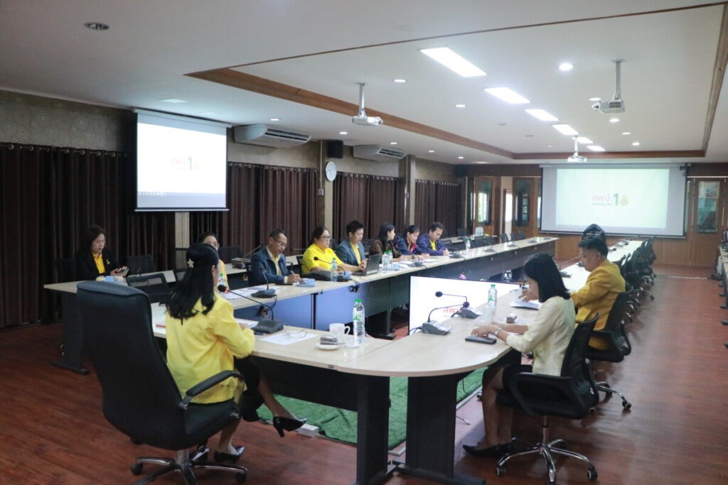 ประชุมคณะทำงานการพัฒนางานตามข้อตกลงของข้าราชการครูและบุคลากรทางการศึกษา ตำแหน่ง ผู้อำนวยการสำนักงานเขตพื้นที่การศึกษา 5 IMG 6756