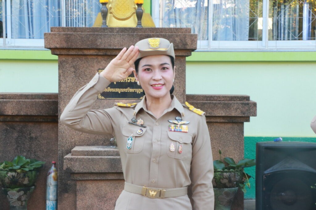 สพป.นครพนม เขต 1 เข้าแถว เคารพธงชาติ ประจำวันอังคาร 4 IMG 6868