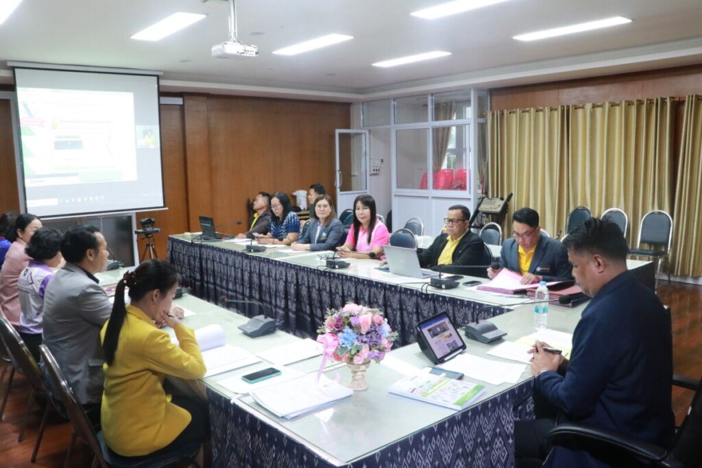 ประชุมคณะกรรมการจัดทำแผนปฏิบัติการด้านการส่งเสริมคุณธรรม สำนักงานเขตพื้นที่การศึกษาประถมศึกษานครพนมเขต 1 3 IMG 7251
