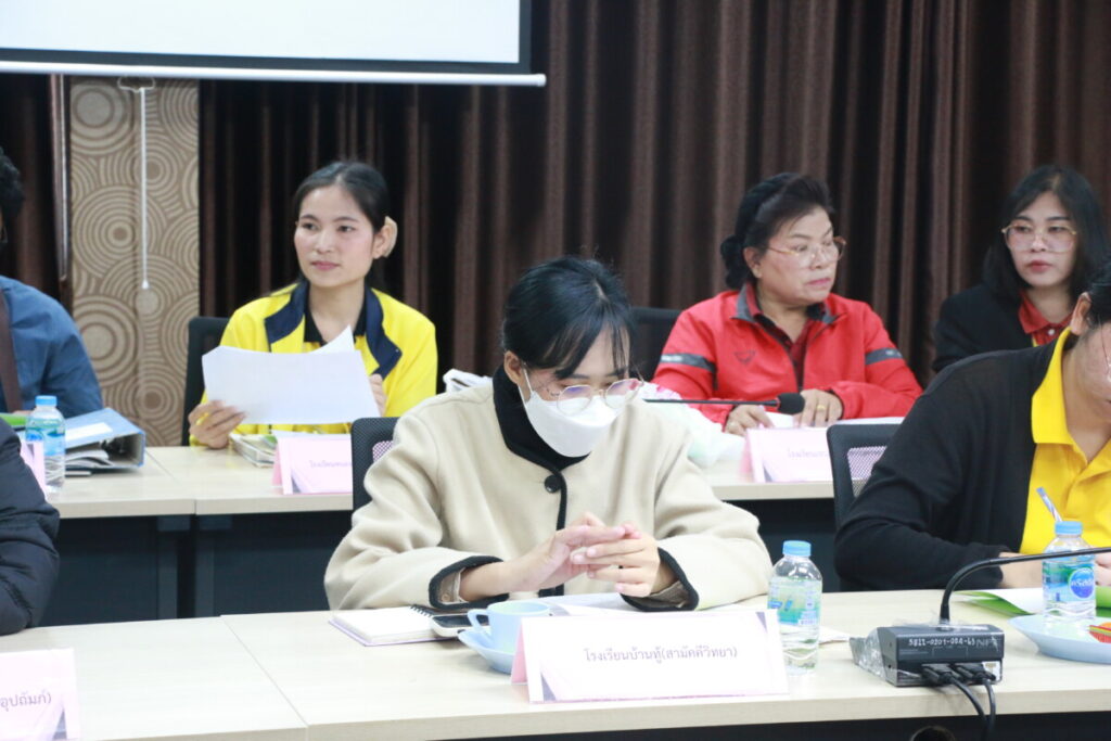 การประชุมการจัดทำแบบรายงานผู้สำเร็จการศึกษาตามหลักสูตรแกนกลางการศึกษาขั้นพื้นฐาน (ปพ.3) 8 IMG 8587