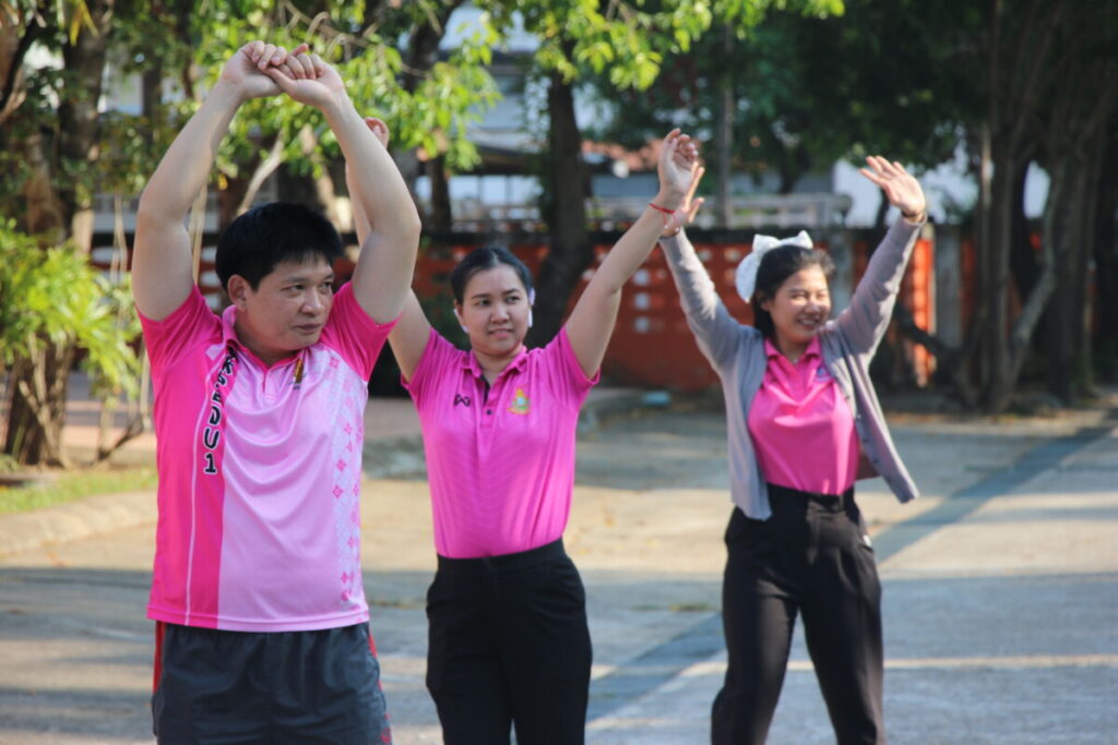 สพป.นครพนม เขต 1 จัดกิจกรรม “ขยับกาย สบายชีวี สุขภาพกายดี สุขภาพจิตแจ่มใส” ประจำวันพฤหัสบดี 5 IMG 8706
