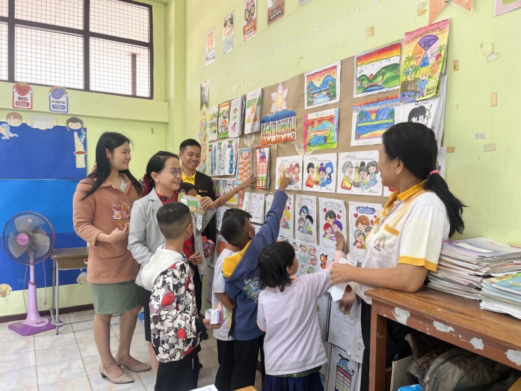 ประเมินการเตรียมความพร้อมและพัฒนาอย่างเข้มตำแหน่งครูผู้ช่วย โรงเรียนยอดชาดวิทยา และ โรงเรียนปลาปากราษฎร์บำรุง 4 F354AD76 DFEE 441E 903B FB368B7AC620