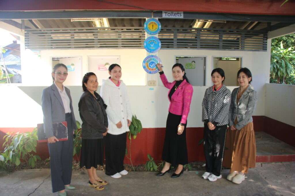 ผอ. สพป.นครพนม เขต 1 ลงพื้นที่ตรวจเยี่ยมโรงเรียนในสังกัด พร้อมให้กำลังใจคณะครู 1 IMG 0145