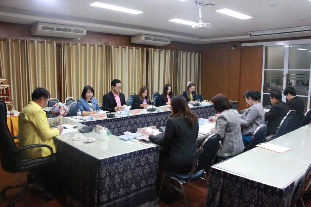 ประชุมคณะกรรมการรับนักเรียน ของสำนักงานเขตพื้นที่การศึกษาประถมศึกษานครพนม เขต 1 ครั้งที่ 1/2568 3 IMG 9279