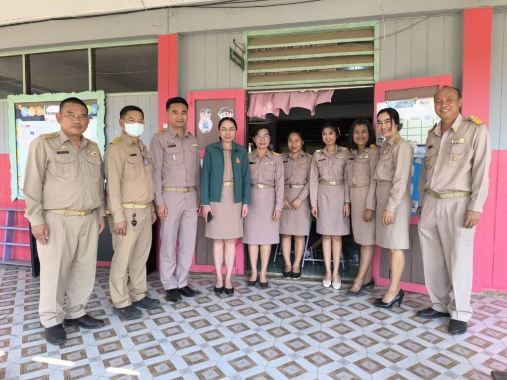 สพป.นครพนม เขต 1 ออกตรวจเยี่ยม ให้กำลังใจ นักเรียนและคณะกรรมการO-NET ปีการศึกษา 2567 ชั้นประถมศึกษาปีที่ 6 2 400330 0