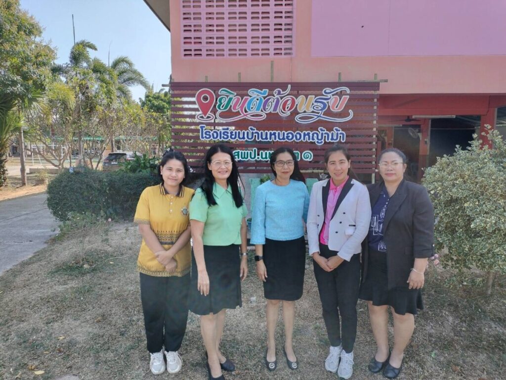 สพป.นครพนม เขต 1 ลงพื้นที่ตรวจสภาพอาคารส้วมที่ขอรื้อถอน ณ รร.บ้านหนองหญ้าม้า 1 401501 0
