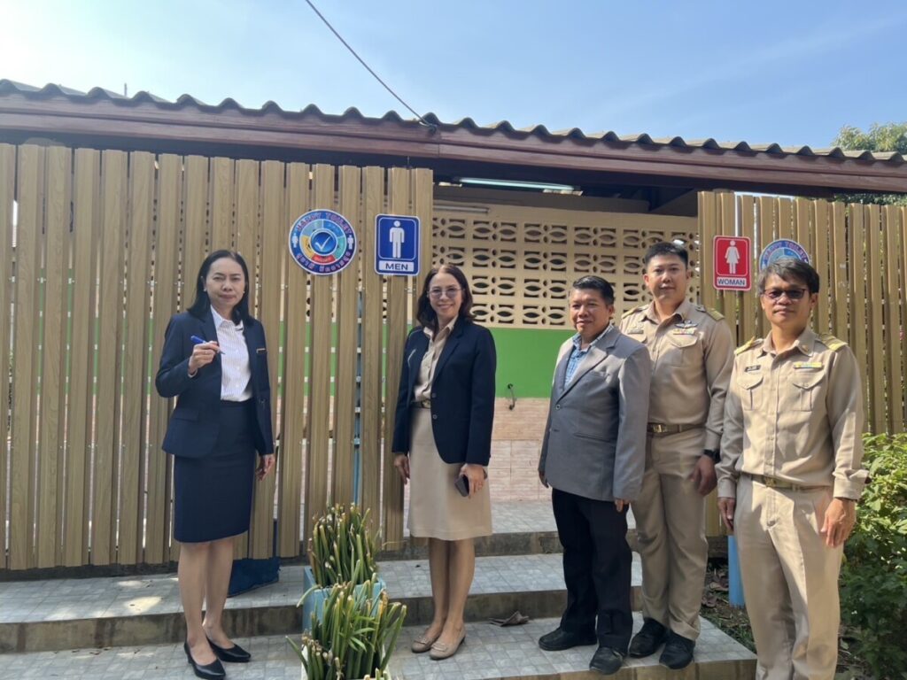 ตรวจเยี่ยม ให้กำลังใจนักเรียนและคณะกรรมการดำเนินการจัดสอบทางการศึกษาระดับชาติขั้นพื้นฐาน ปีการศึกษา 2567 ชั้นมัธยมศึกษาปีที่ 3 4 S 55132283 0