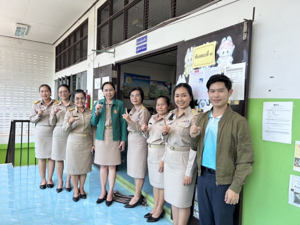 สพป.นครพนม เขต 1 ออกตรวจเยี่ยม ให้กำลังใจ นักเรียนและคณะกรรมการO-NET ปีการศึกษา 2567 ชั้นประถมศึกษาปีที่ 6 4 S 82108568 0